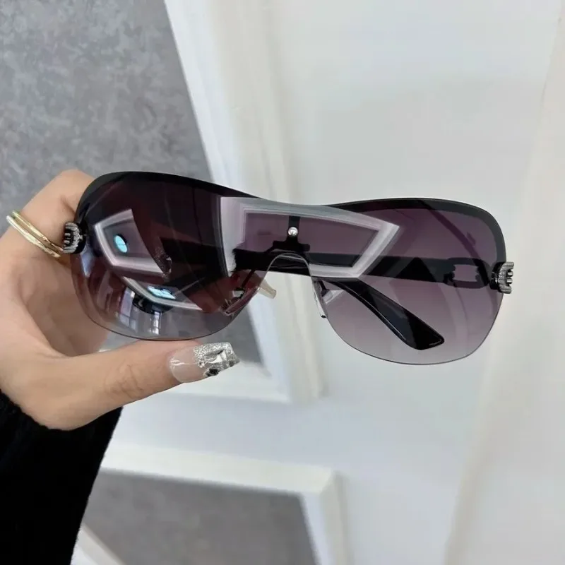 Designer Sunglasses - Codzienne okulary przeciwsłoneczne w kwadratowym oprawie,