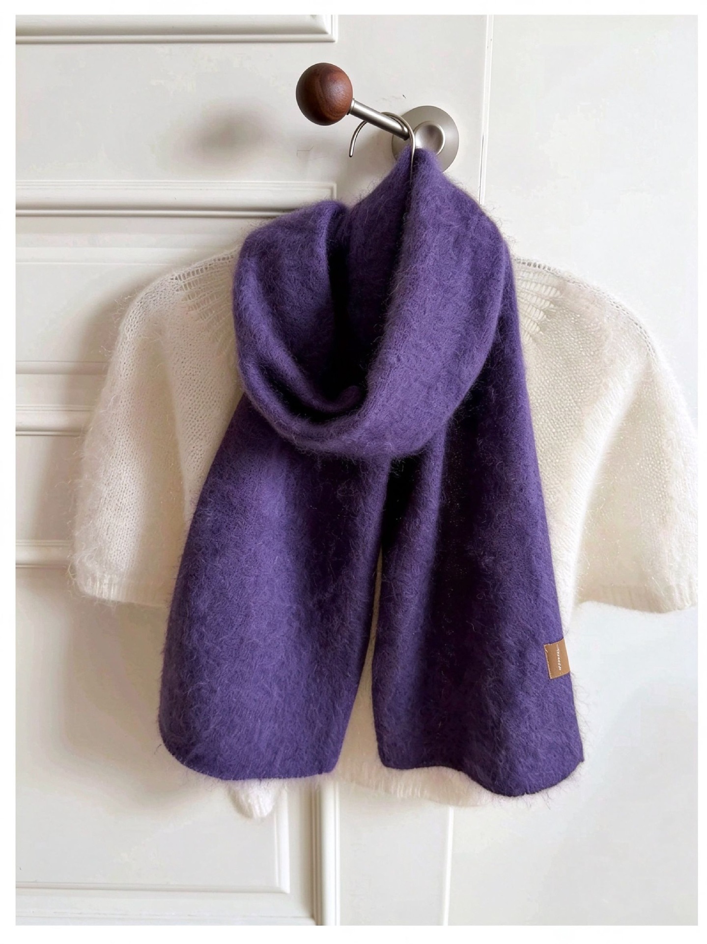 89,2% wełna, 5,8% jedwab, 5% k – Cashmere Scarf recenzja i cena